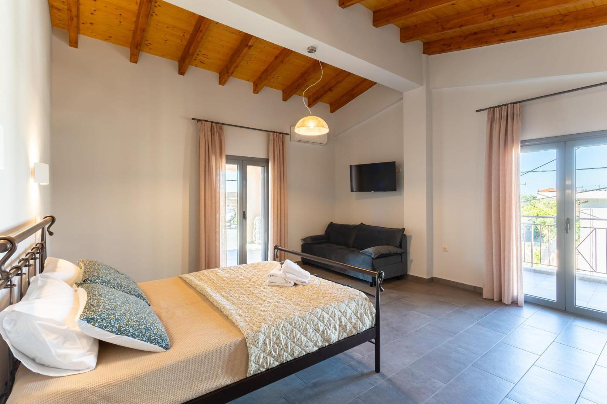 Petrino Serene Nests - Bright Getaways Kakovatos Bagian luar foto