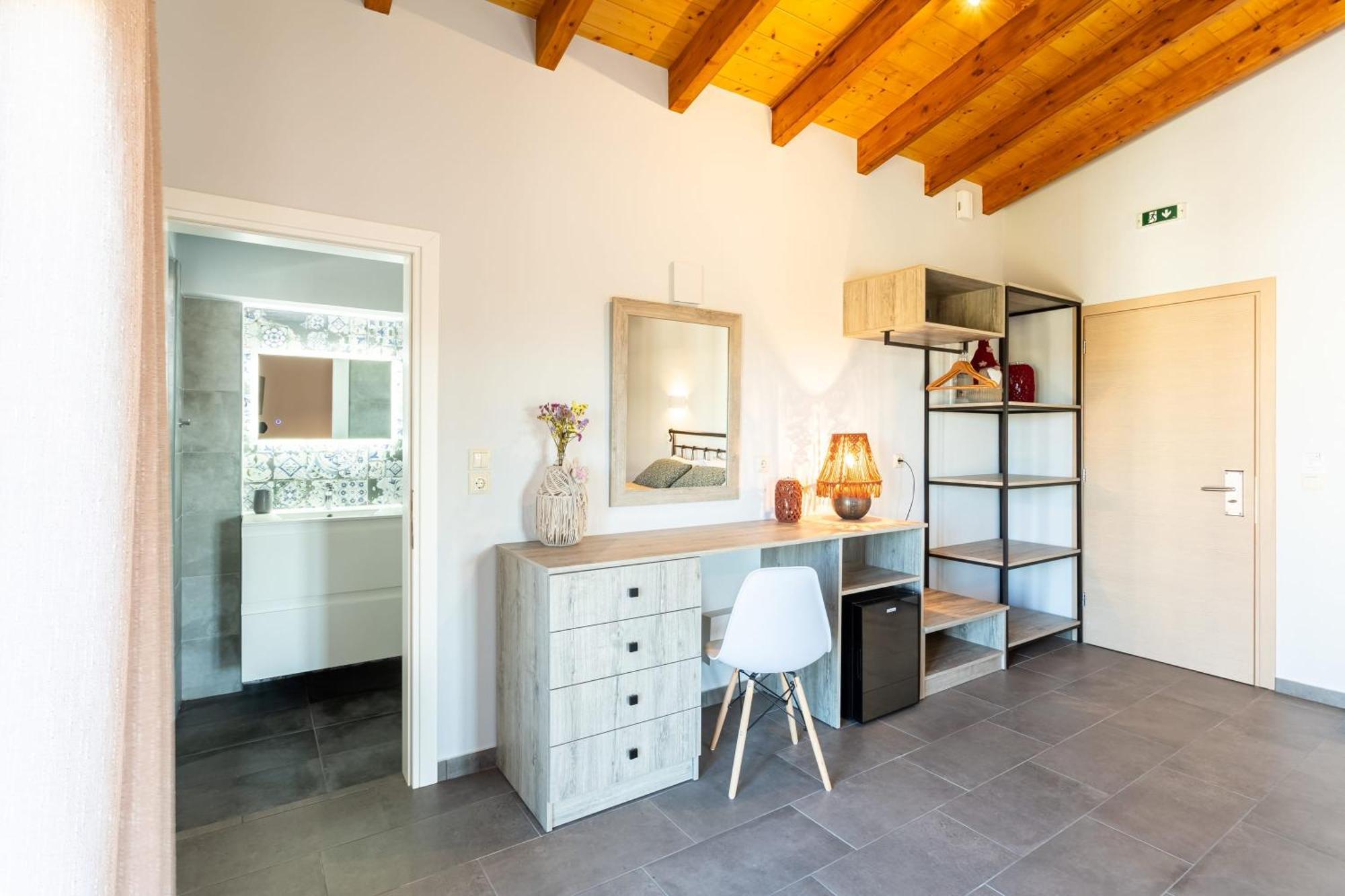 Petrino Serene Nests - Bright Getaways Kakovatos Bagian luar foto