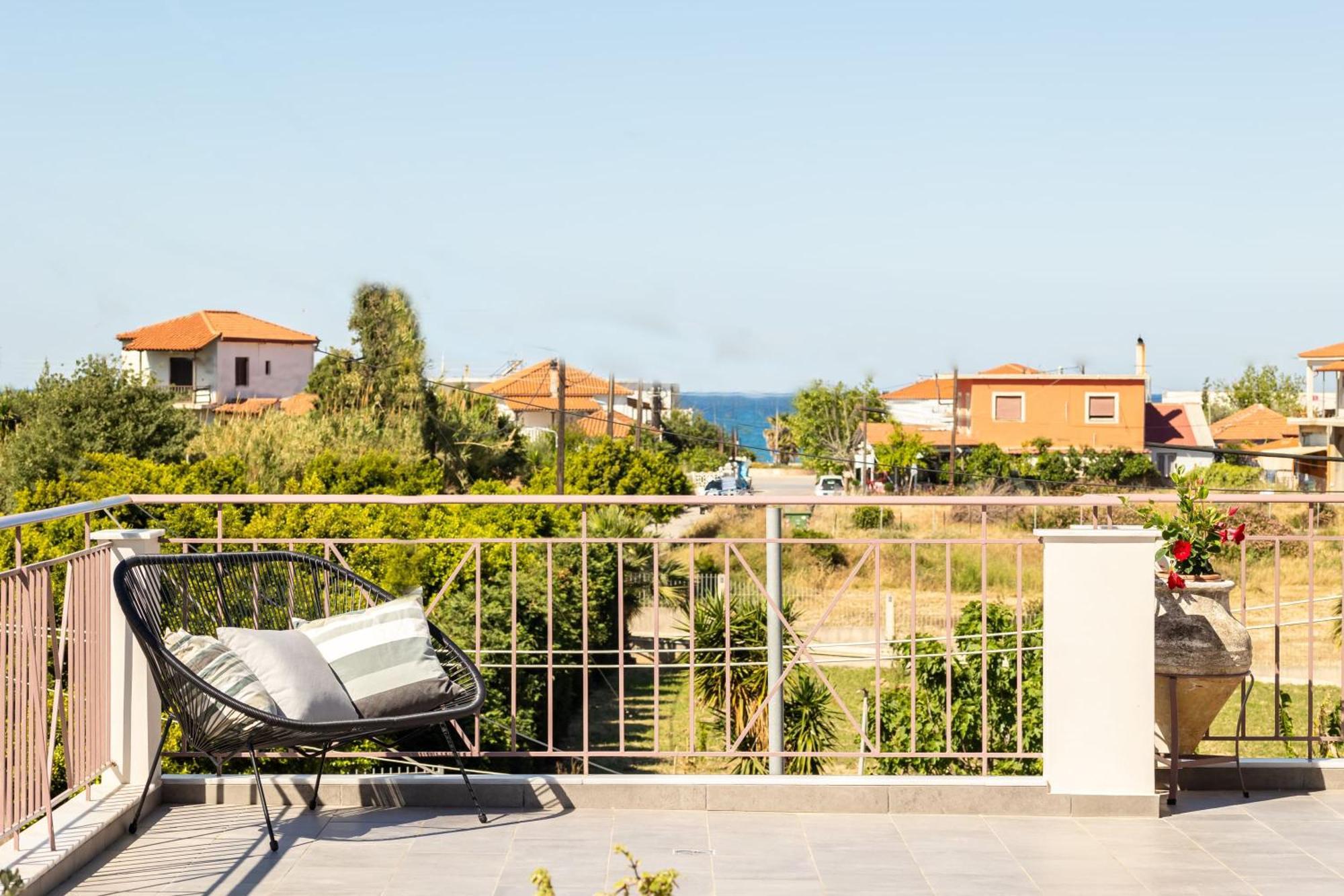 Petrino Serene Nests - Bright Getaways Kakovatos Bagian luar foto