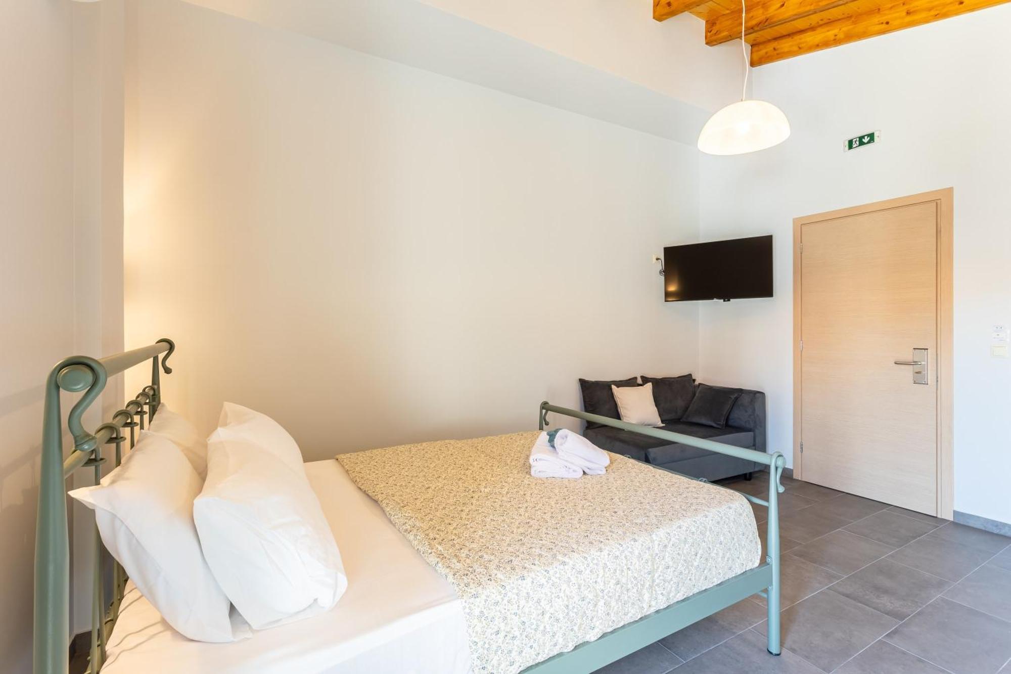 Petrino Serene Nests - Bright Getaways Kakovatos Bagian luar foto